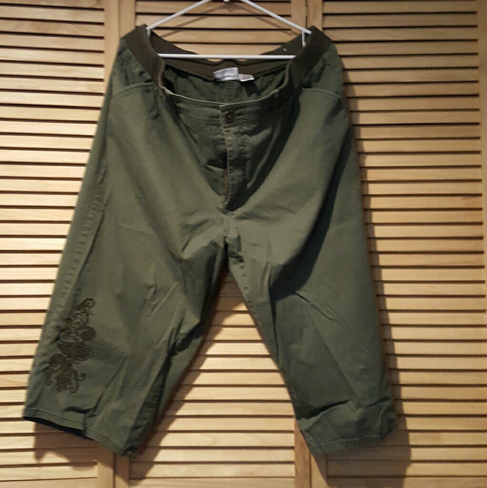 Women Capri